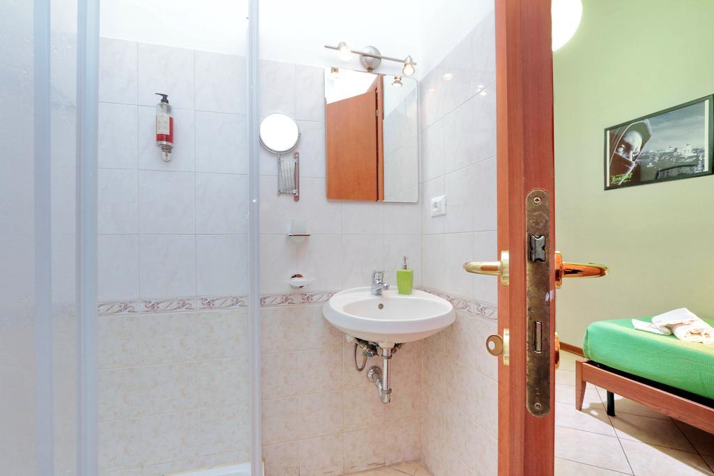 Lucky Domus Rooms โรม ภายนอก รูปภาพ