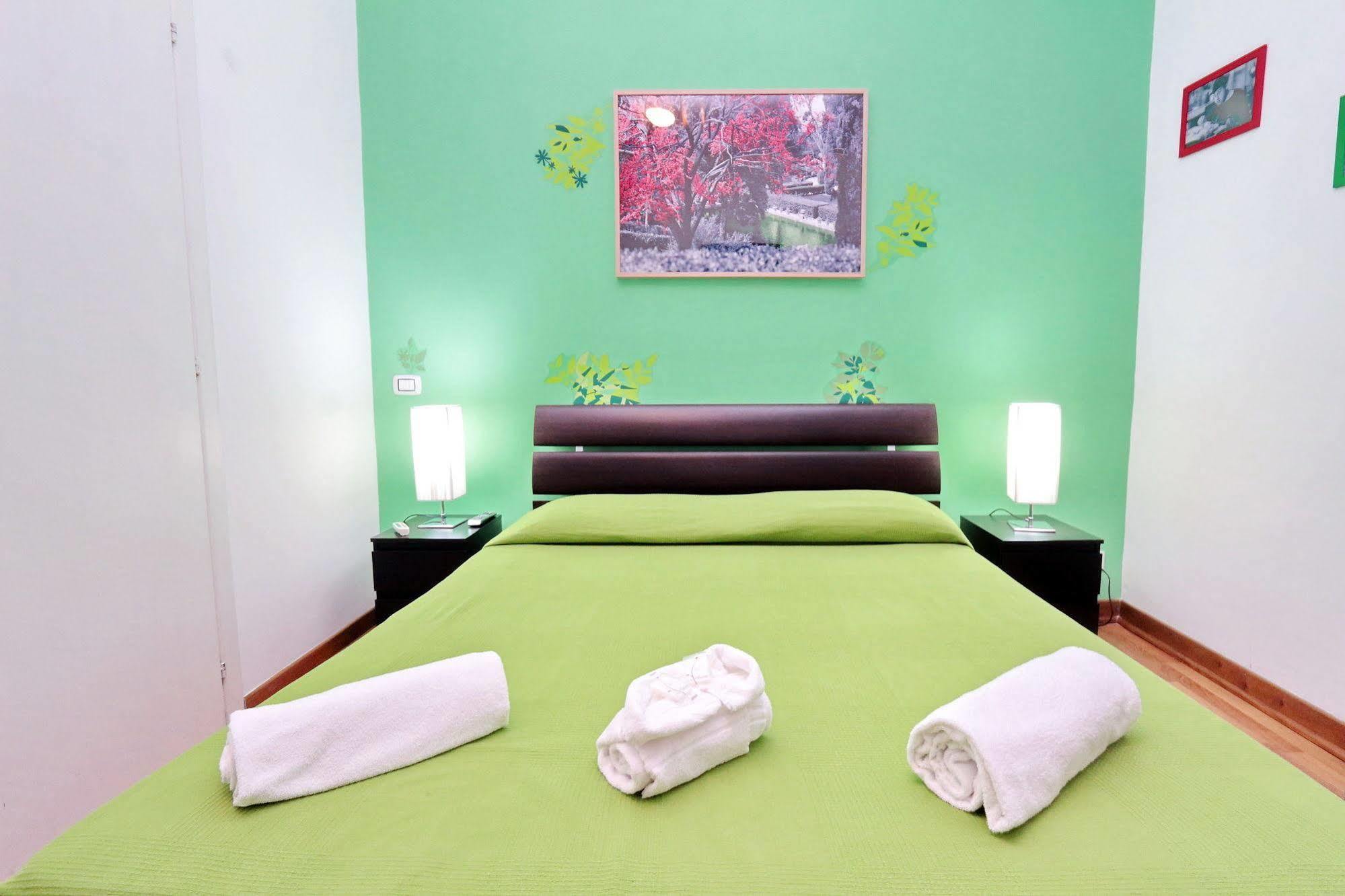 Lucky Domus Rooms โรม ภายนอก รูปภาพ