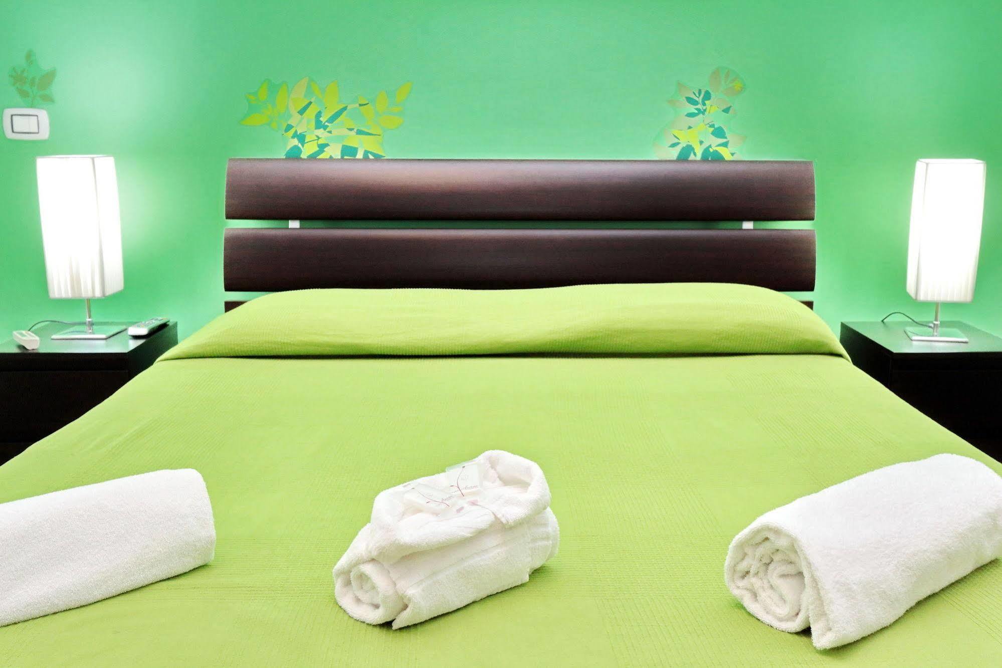 Lucky Domus Rooms โรม ภายนอก รูปภาพ
